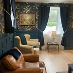 Entire In Tipperary * نيناغ